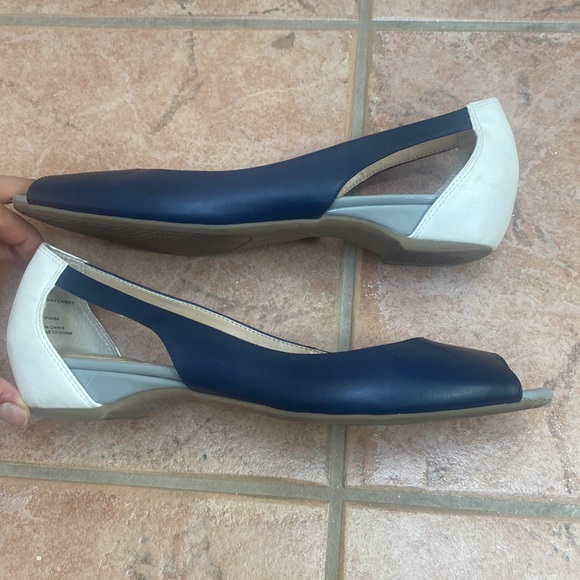 Lands end open toe flat - Picture 3 of 4